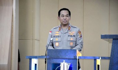 Perayaan-Natal-Bersama-Polda-NTT,-Kapolda-NTT-Ajak-Wujudkan-Nilai-Natal-dalam-Tugas-Polri-sebagai-Pelindung-dan-Pengayom-Masyarakat