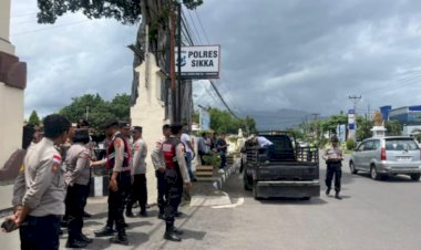 Polri-Kawal-Aksi-Damai-FORSA-P3-di-Maumere,-Sumpah-Pocong-Tidak-Jadi-Dilaksanakan-dan-Aspirasi-Disampaikan-Secara-Tertib