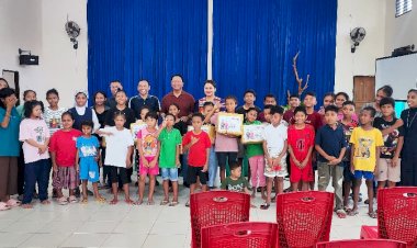 Wakapolda-NTT-dan-Bhayangkari-Tebar-Kasih-di-Panti-Asuhan-Santo-Aloysius,-Bawa-Bantuan-dan-Semangat-untuk-Anak-Anak