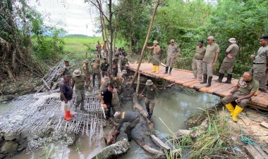 Dari-Brimob-Polda-NTT-untuk-Rakyat:-Tangan-Tangan-Tangguh-Bangun-Harapan-di-Tua-Tuka