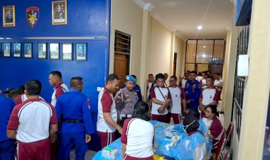 Ditpolairud-Polda-NTT-Gelar-Tes-Urine-Massal,-141-Personel-Dinyatakan-Negatif-Narkoba