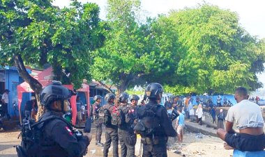 Puncak-Prosesi-Jumat-Agung,-Polda-NTT-Penuh-Kasih-Kawal-Kekhidmatan-Ribuan-Peziarah-di-Larantuka