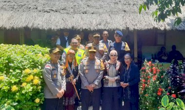 Di-Tengah-Pengamanan-Semana-Santa,-Kapolda-NTT-Temui-Raja-Larantuka-Pererat-Persaudaraan-dan-Tradisi