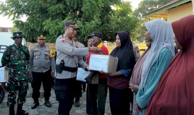 Polres-Flores-Timur-Salurkan-Ratusan-Bansos-untuk-Korban-Gempa,-Kapolda-NTT-Beri-Apresiasi