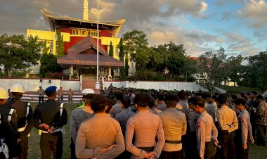 Dirpamobvit-Polda-NTT-Pastikan-Pengamanan-RI-2-di-Rote-Ndao-Siap,-Apel-Gelar-Pasukan-Digelar-Libatkan-TNI-Polri-dan-Instansi-Terkait