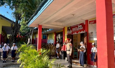 Polda-NTT-Hadir-di-Sekolah,-Tanamkan-Generasi-Bebas-Rokok,-Miras-dan-Narkoba
