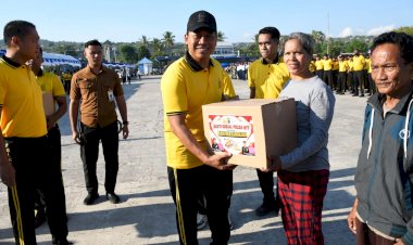 Apel-Akbar-Bersih-Pantai-Warnai-Peringatan-HUT-Bhayangkara-ke-80,-Polda-NTT-Ajak-Masyarakat-Jaga-Kelestarian-Lingkungan