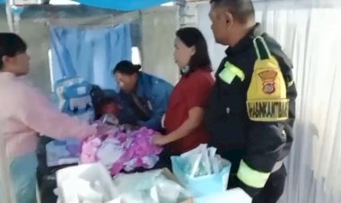 Bayi-5-Bulan-Kejang-di-Tengah-Tenda-Pengungsian,-Bhabinkamtibmas-Polres-Manggarai-Bergerak-Bantu-Rujuk-ke-Rumah-Sakit