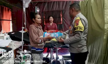 Bhabinkamtibmas-Polres-Manggarai-Antar-Bantuan-hingga-Pelosok,-Dua-Warga-Terdampak-Gempa-Tak-Luput-dari-Perhatian
