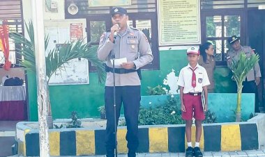 Polda-NTT-Gelar-Police-Goes-to-School-di-SD-Inpres-Oetete-3:-Tanamkan-Disiplin-dan-Cegah-Bullying-Sejak-Dini