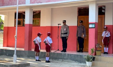 Dekatkan-Diri-dengan-Pelajar,-Biro-SDM-Polda-NTT-Beri-Motivasi-dan-Edukasi-di-SDN-1-Bonipoi