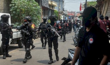 Atensi-Presiden-dan-Kapolri,-Polri-Bersama-BNN-Gerebek-Kampung-Narkoba-Serentak-di-Seluruh-Indonesia