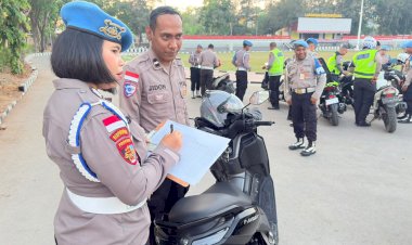 Bidpropam-Polda-NTT-Gelar-Gaktibplin-terhadap-Personel-Ditlantas,-Periksa-Kelengkapan-Diri-dan-Kendaraan-serta-Sikap-Tampang