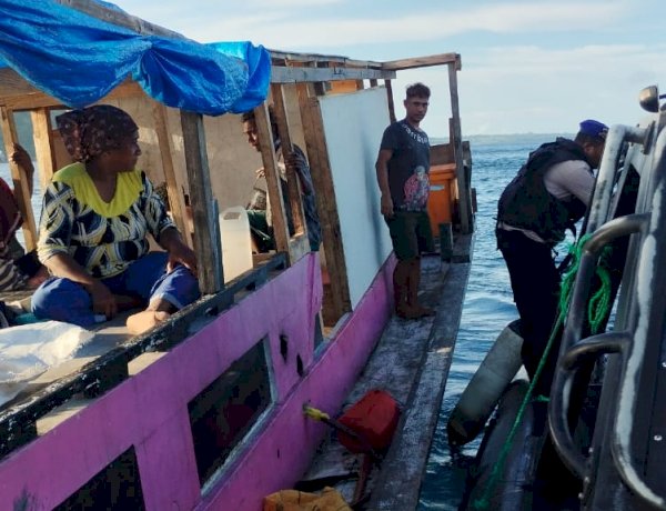 Kapolda NTT Beri Apresiasi atas Tindakan Cepat Satpolairud Polres Alor Evakuasi KM Atambua Jaya di Perairan Tanjung Muna