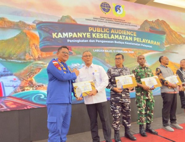 Public Audience Keselamatan Berlayar di Labuan Bajo, Dirpolairud Polda NTT Tegaskan Komitmen Bersama Wujudkan Zero Accident