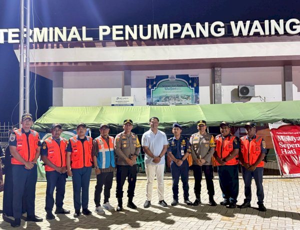 Tinjau Pelabuhan Waingapu, Wakapolda NTT Apresiasi Pelayanan Angkutan Lebaran 2026 yang Aman dan Humanis