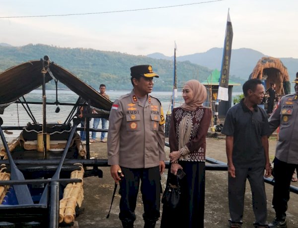 Kapolda NTT Tinjau Sampan Berok untuk Prosesi Laut Tuan Meninu Jelang Jumat Agung di Larantuka