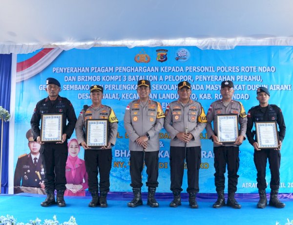 Kapolda NTT Beri Penghargaan Penyelamat Paus dan Tinjau Kawasan Garam Nasional