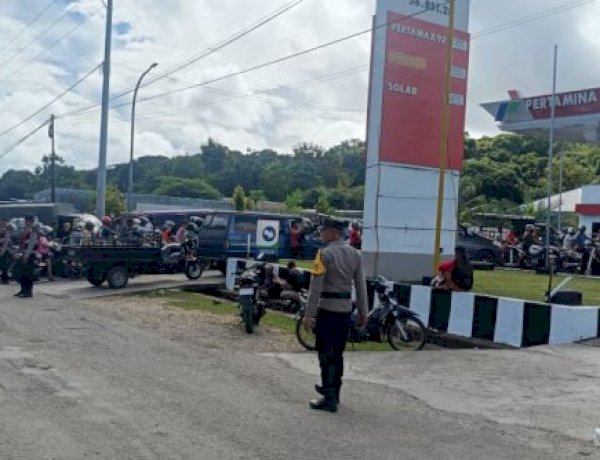 Respons Cepat 110 Jadi Andalan Warga, Antrean Panjang di SPBU Longgo Rote Ndao Berhasil Diurai dalam 10 Menit