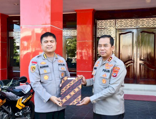 Polda NTT Perkuat Mobilitas Personel, 20 Motor Trail Diserahkan untuk Polres Sabu Raijua dan Alor