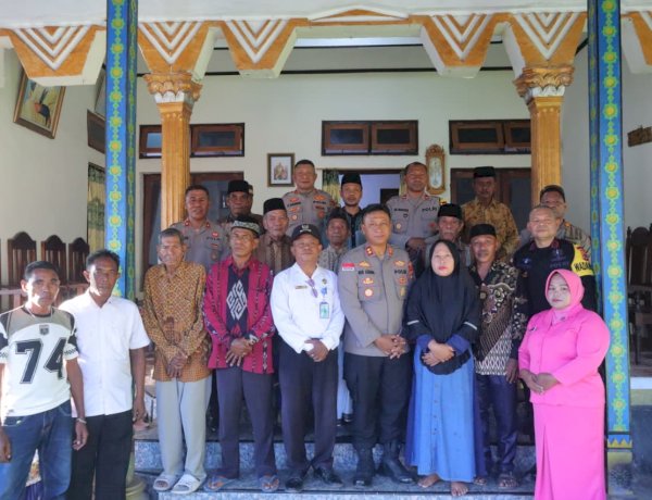 Sentuhan Adat dan Restorative Justice Satukan Kembali Brimob dan Warga Alor Besar