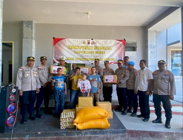Sambut Hari Bhayangkara ke-80, Polres Ende Tebar Kasih di Tiga Panti Asuhan