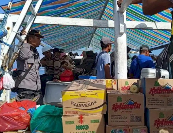 Polisi yang Mengabdi dengan Hati: Kisah Kapolsek Pulau Ende yang Menjadi Imam, Guru Ngaji, dan Sahabat Masyarakat