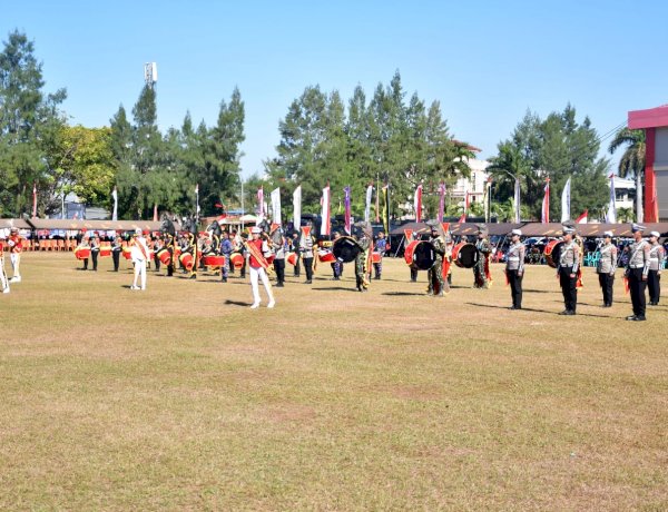 Usai Upacara HUT Bhayangkara, Drum Band Canka Catya Turangga Wirasakti Suguhkan Atraksi Memukau