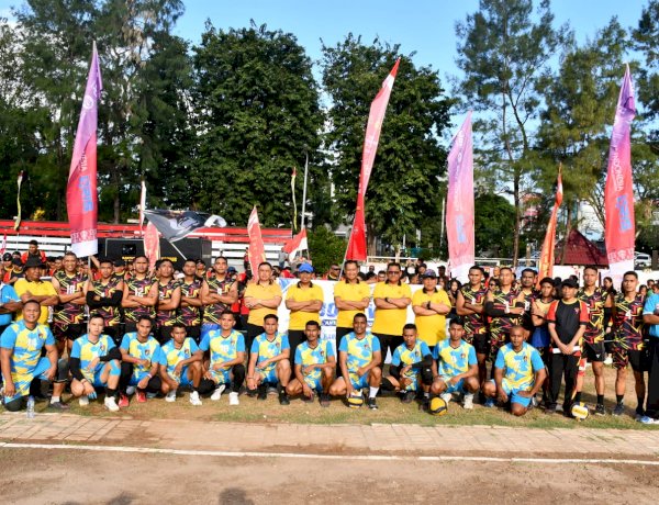 Satbrimob Juarai Turnamen Bola Voli Antar Satker Polda NTT, Taklukkan Ditpolairud 2-1 di Final Dramatis