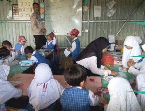 Masuk Nominasi Hoegeng Awards 2024, Aipda Syamsuddin Polisi di NTT Bangun Sekolah untuk Anak Yatim