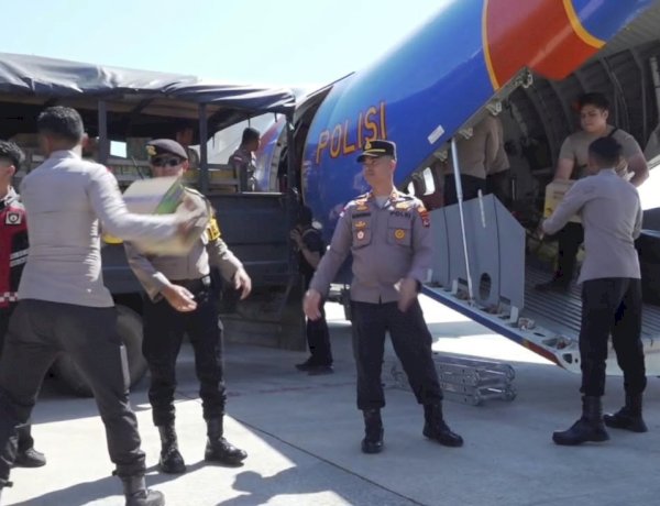 Bantuan Kapolri Tiba di Labuan Bajo, Logistik Disiapkan untuk Warga Terdampak Gempa Flores