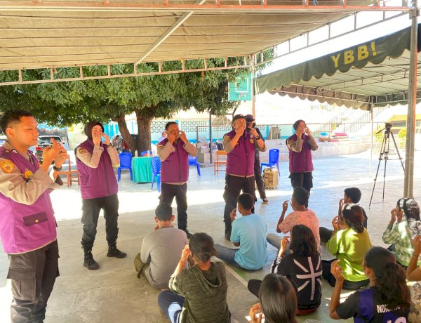 Dengan Terapi USEFT, Kami Dapat Menghilangkan Rasa Cemas dan Takut, Karolina Apresiasi Polri Dampingi Anak Terdampak Gempa di Ende