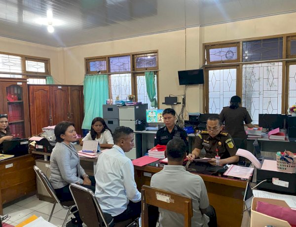 Polda NTT Serahkan Tersangka dan Barang Bukti Kasus Dugaan Percabulan Anak ke Kejaksaan Negeri Kota Kupang