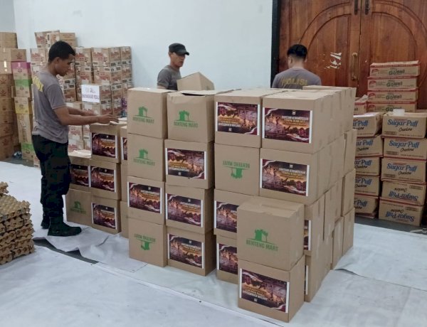 Polda Sulsel Kirim 106 Paket Bansos untuk Warga Terdampak Gempa di Sikka