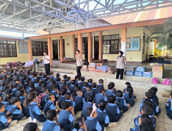 Polda NTT Hadir Berikan Trauma Healing dan Pelayanan Kesehatan Bagi Anak Terdampak Gempa di Manggarai Barat