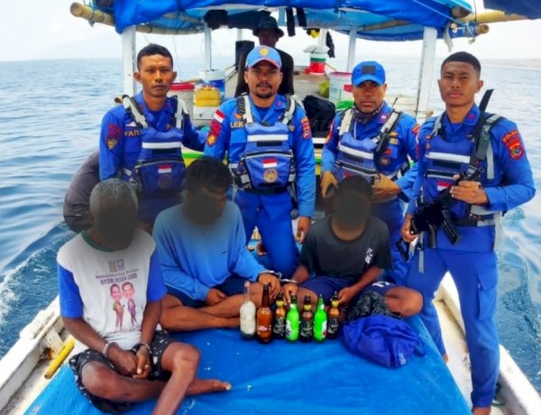 Polairud Polda NTT Amankan Kapal Penangkap Ikan Diduga Gunakan Bom di Perairan Solor, Tiga Orang Diamankan