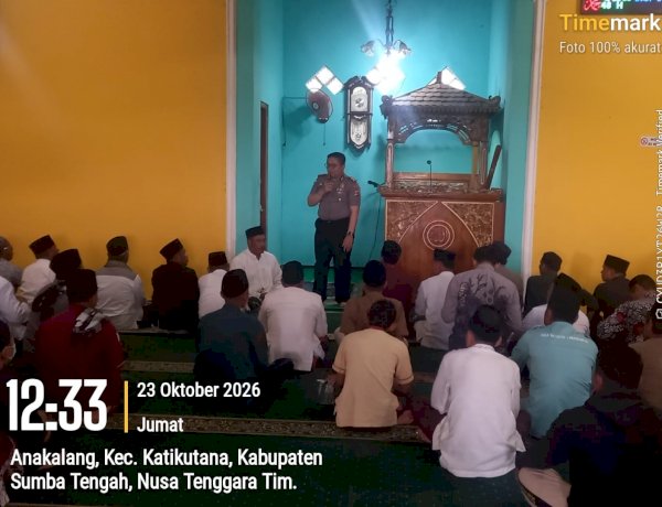 Kapolres Sumba Tengah AKBP Richard Sampaikan Pesan Kamtibmas Lewat Jumat Keliling