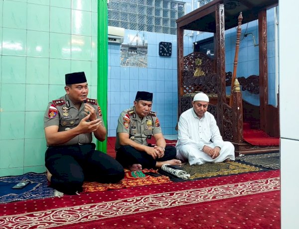 Perkuat Kedekatan dengan Masyarakat, Polda NTT Gelar Subuh Keliling di Masjid Al Ikhlas Bonipoi Kota Kupang