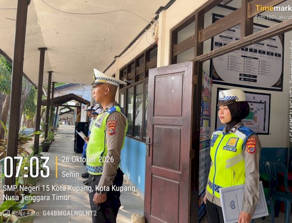 Polda NTT Edukasi Pelajar SMP Negeri 15 Kupang, Tanamkan Kesadaran Tertib Berlalu Lintas Sejak Dini
