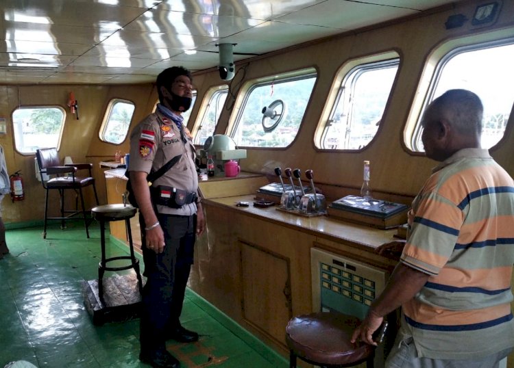 Tingkatkan Kegiatan Harkamtibmas dan Cegah Penyebaran Covid-19, Ditpolair Polda NTT dan Jajaran Lakukan Patroli Dialogis di Perairan