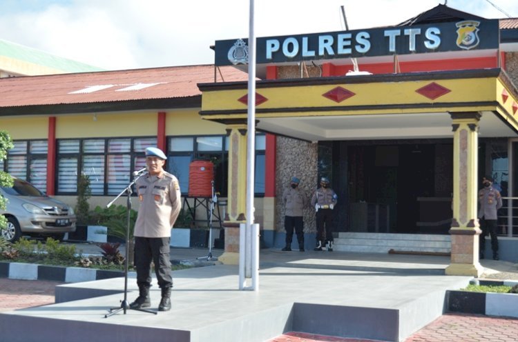 Kunjungi Polres TTS, Kabidpropam Polda NTT Ingatkan Anggota Bijak dalam Bermedsos