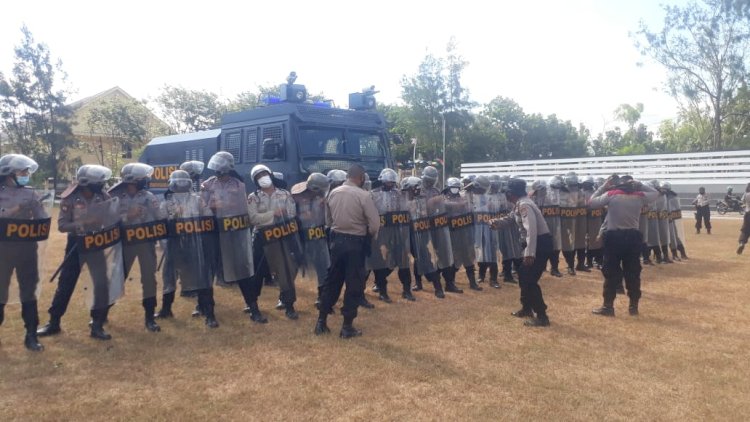 Persiapan PSU di Sabu Raijua, Ditsamapta Polda NTT Tingkatkan Kemampuan Dalmas