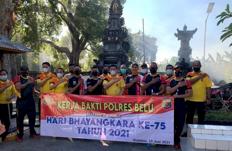 Sambut Hari Bhayangkara ke-75, Polres Belu Gelar Kerja Bhakti Bersama TNI