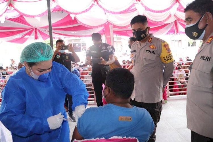 Serbuan Vaksinasi Massal, Polres Kupang Gandeng Dinas Kesehatan Gelar Vaksinasi di Wilayah Kabupaten Kupang