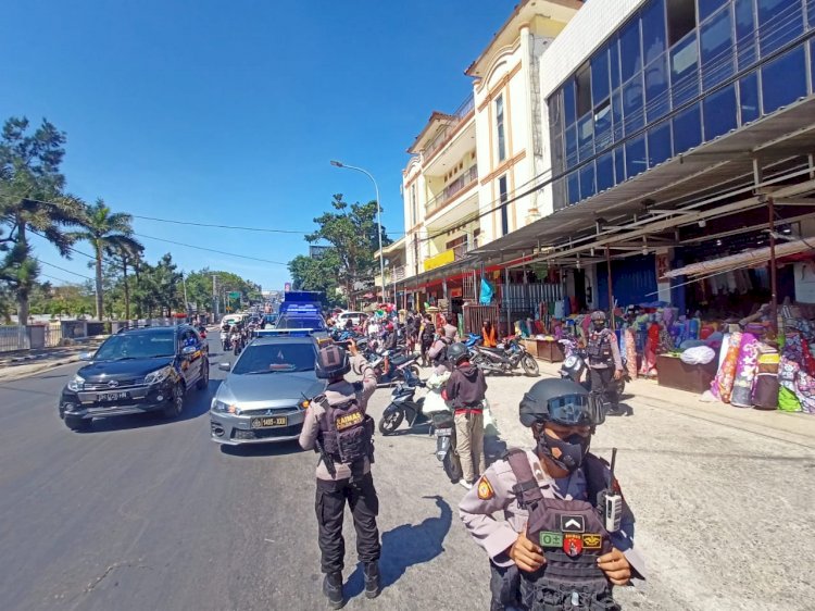 Patroli Cegah Lonjakan Covid 19, Ditsamapta Polda NTT Bubarkan Kerumunan