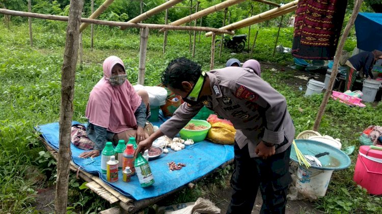 Polsek Pantar Barat Gelar operasi Yustisi Prokes Pada Pengunjung dan Pedagang di Pasar