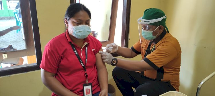 Dukung Program Vaksinasi, Biddokes Polda NTT Gelar Vaksin Tahap Dua Untuk 250 Orang
