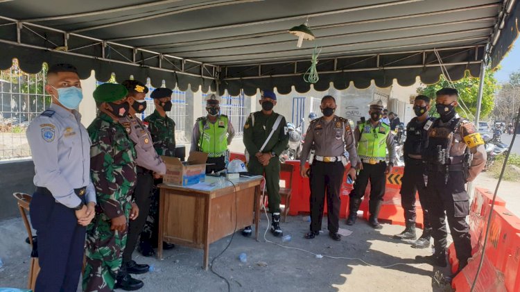 PPKM Level IV Kota Kupang, Ditlantas Polda NTT Siagakan Personel Bantu Penyekatan di Pos Bimoku