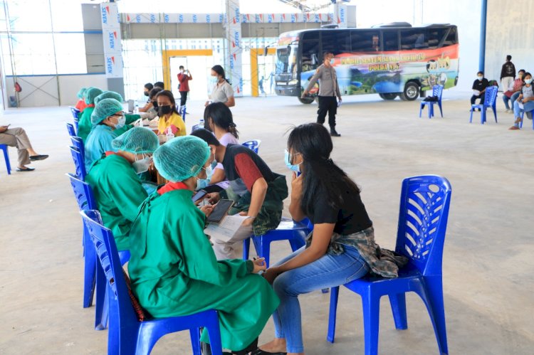 Gencarkan Vaksinasi, Kolaborasi Polda NTT dan BEM Nusantara Gelar Vaksinasi di Kampus Unwira Kupang