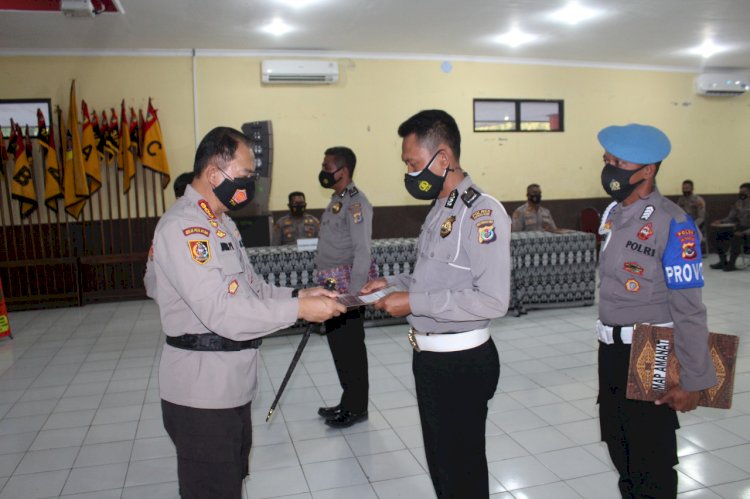 Tutup Pelatihan Polri Bintara Yan Prima dan TAA, Ka SPN Polda NTT : Jadikan Polri Sebagai Institusi yang Dipercaya Oleh Masyarakat